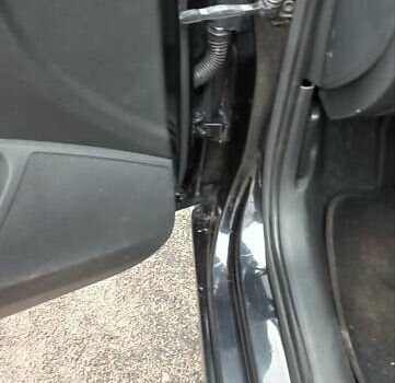 Черный Шкода Октавия, объемом двигателя 1.6 л и пробегом 326 тыс. км за 13000 $, фото 27 на Automoto.ua