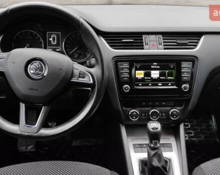 Чорний Шкода Октавія, об'ємом двигуна 1.6 л та пробігом 272 тис. км за 10700 $, фото 5 на Automoto.ua
