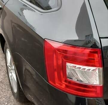 Черный Шкода Октавия, объемом двигателя 1.6 л и пробегом 326 тыс. км за 13000 $, фото 18 на Automoto.ua