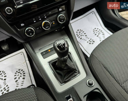 Чорний Шкода Октавія, об'ємом двигуна 1.6 л та пробігом 228 тис. км за 11899 $, фото 86 на Automoto.ua