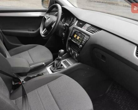 Чорний Шкода Октавія, об'ємом двигуна 1.6 л та пробігом 272 тис. км за 10700 $, фото 4 на Automoto.ua