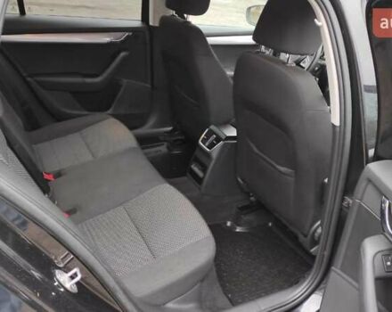 Чорний Шкода Октавія, об'ємом двигуна 1.6 л та пробігом 272 тис. км за 10700 $, фото 3 на Automoto.ua