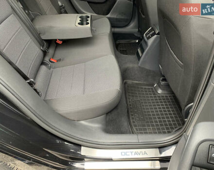 Черный Шкода Октавия, объемом двигателя 2 л и пробегом 255 тыс. км за 12750 $, фото 24 на Automoto.ua