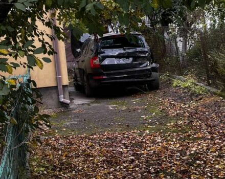 Черный Шкода Октавия, объемом двигателя 1.6 л и пробегом 220 тыс. км за 3500 $, фото 7 на Automoto.ua