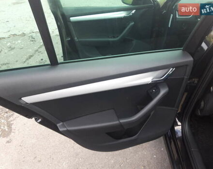 Черный Шкода Октавия, объемом двигателя 2 л и пробегом 227 тыс. км за 12900 $, фото 16 на Automoto.ua