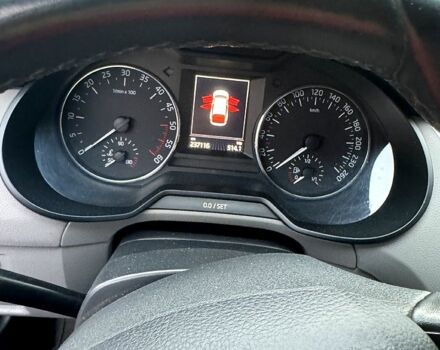 Шкода Октавия 2016 в Красноград на Automoto.ua Черный Шкода Октавия, объемом двигателя 1.6 л и пробегом 237 тыс. км за 11000 $, фото 6 на Automoto.ua