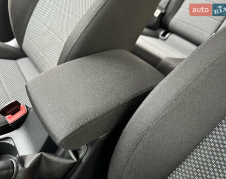 Черный Шкода Октавия, объемом двигателя 1.6 л и пробегом 228 тыс. км за 11999 $, фото 88 на Automoto.ua