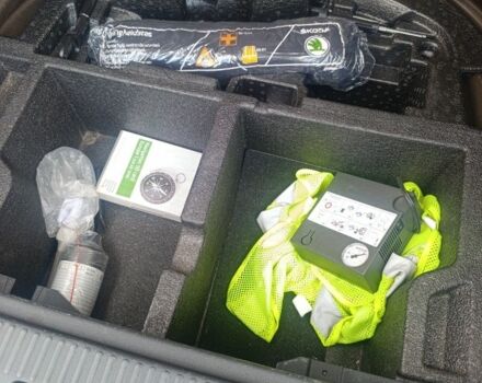 Черный Шкода Октавия, объемом двигателя 2 л и пробегом 213 тыс. км за 10800 $, фото 18 на Automoto.ua