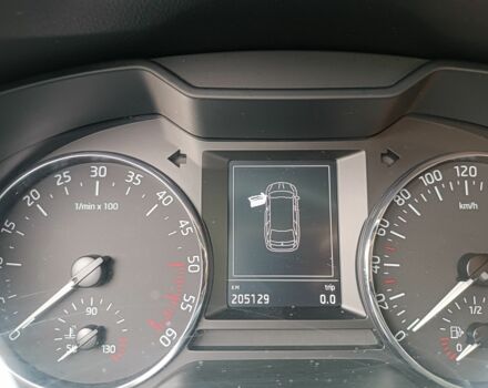 Черный Шкода Октавия, объемом двигателя 1.6 л и пробегом 207 тыс. км за 11300 $, фото 4 на Automoto.ua