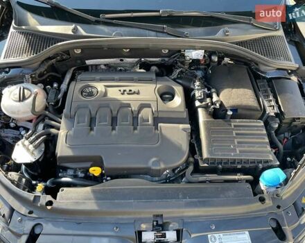 Черный Шкода Октавия, объемом двигателя 1.6 л и пробегом 283 тыс. км за 12500 $, фото 6 на Automoto.ua