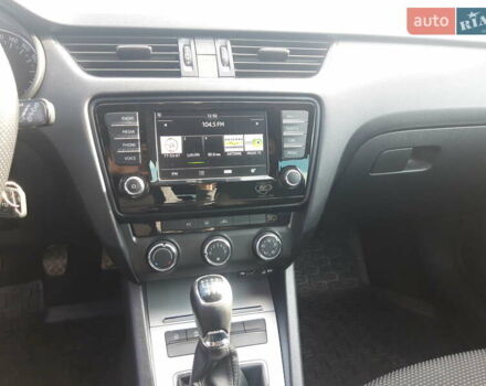 Черный Шкода Октавия, объемом двигателя 2 л и пробегом 227 тыс. км за 12900 $, фото 14 на Automoto.ua