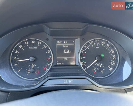 Черный Шкода Октавия, объемом двигателя 1.6 л и пробегом 326 тыс. км за 13000 $, фото 8 на Automoto.ua