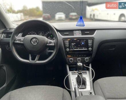 Шкода Октавия 2016 в Житомире на Automoto.ua Черный Шкода Октавия, объемом двигателя 1.6 л и пробегом 307 тыс. км за 10600 $, фото 7 на Automoto.ua