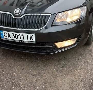 Черный Шкода Октавия, объемом двигателя 1.6 л и пробегом 326 тыс. км за 13000 $, фото 1 на Automoto.ua