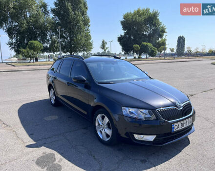 Черный Шкода Октавия, объемом двигателя 1.6 л и пробегом 326 тыс. км за 13000 $, фото 3 на Automoto.ua
