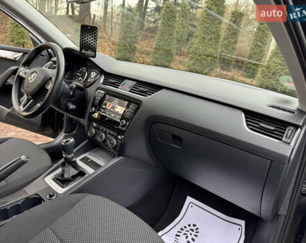 Чорний Шкода Октавія, об'ємом двигуна 1.6 л та пробігом 228 тис. км за 11899 $, фото 94 на Automoto.ua
