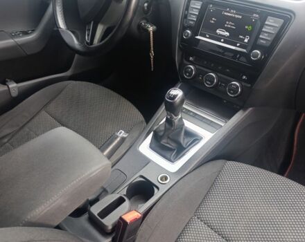 Черный Шкода Октавия, объемом двигателя 2 л и пробегом 213 тыс. км за 10800 $, фото 12 на Automoto.ua