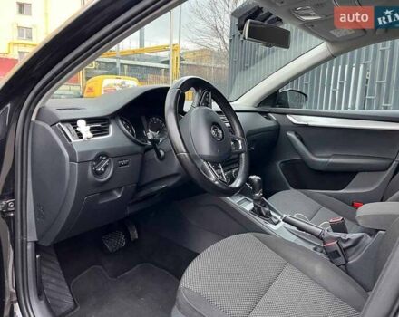Черный Шкода Октавия, объемом двигателя 2 л и пробегом 266 тыс. км за 13990 $, фото 7 на Automoto.ua