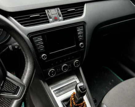 Чорний Шкода Октавія, об'ємом двигуна 1.6 л та пробігом 149 тис. км за 10999 $, фото 14 на Automoto.ua
