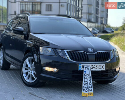 Черный Шкода Октавия, объемом двигателя 2 л и пробегом 250 тыс. км за 14400 $, фото 3 на Automoto.ua