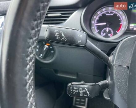 Шкода Октавія 2017 у Києві на Automoto.ua Чорний Шкода Октавія, об'ємом двигуна 1.97 л та пробігом 317 тис. км за 16290 $, фото 13 на Automoto.ua