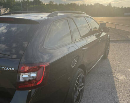 Черный Шкода Октавия, объемом двигателя 1.8 л и пробегом 236 тыс. км за 15300 $, фото 2 на Automoto.ua