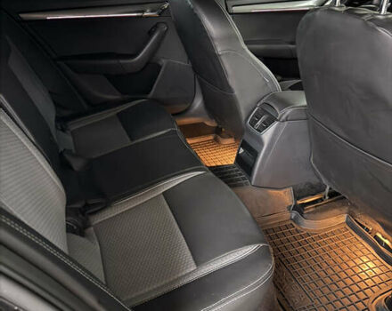 Черный Шкода Октавия, объемом двигателя 1.6 л и пробегом 306 тыс. км за 14500 $, фото 17 на Automoto.ua