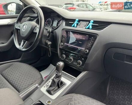 Шкода Октавія 2017 у Львові на Automoto.ua Чорний Шкода Октавія, об'ємом двигуна 1.97 л та пробігом 192 тис. км за 15700 $, фото 4 на Automoto.ua
