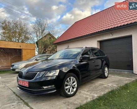 Черный Шкода Октавия, объемом двигателя 1.6 л и пробегом 222 тыс. км за 13850 $, фото 1 на Automoto.ua