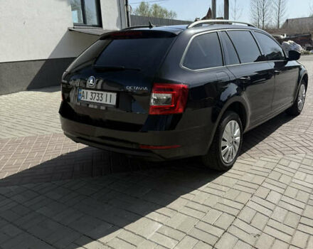 Черный Шкода Октавия, объемом двигателя 1.6 л и пробегом 280 тыс. км за 12500 $, фото 4 на Automoto.ua