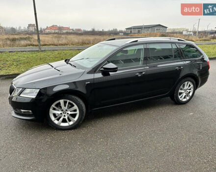 Черный Шкода Октавия, объемом двигателя 1.6 л и пробегом 230 тыс. км за 12700 $, фото 1 на Automoto.ua