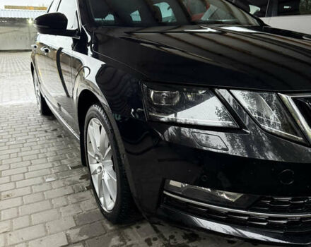 Черный Шкода Октавия, объемом двигателя 1.6 л и пробегом 306 тыс. км за 14500 $, фото 2 на Automoto.ua