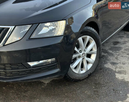 Чорний Шкода Октавія, об'ємом двигуна 1.6 л та пробігом 259 тис. км за 14200 $, фото 3 на Automoto.ua