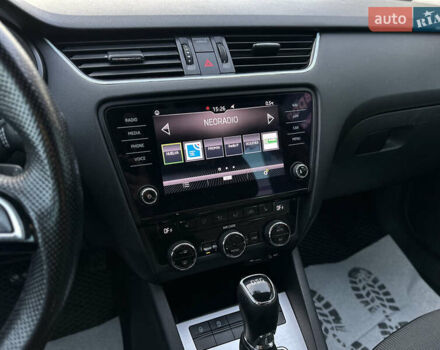 Чорний Шкода Октавія, об'ємом двигуна 1.6 л та пробігом 259 тис. км за 14200 $, фото 39 на Automoto.ua