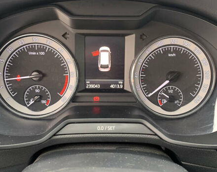 Черный Шкода Октавия, объемом двигателя 1.6 л и пробегом 239 тыс. км за 12200 $, фото 9 на Automoto.ua