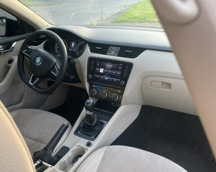 Черный Шкода Октавия, объемом двигателя 1.8 л и пробегом 236 тыс. км за 15300 $, фото 18 на Automoto.ua