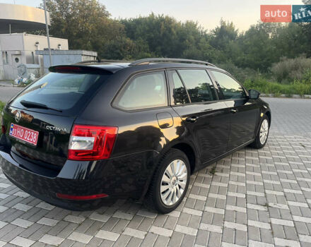 Черный Шкода Октавия, объемом двигателя 1.6 л и пробегом 231 тыс. км за 13000 $, фото 2 на Automoto.ua