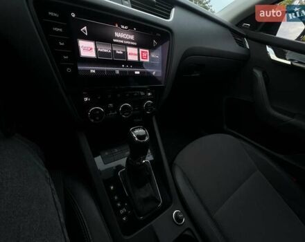 Черный Шкода Октавия, объемом двигателя 1.6 л и пробегом 314 тыс. км за 13999 $, фото 10 на Automoto.ua