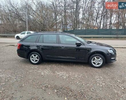 Черный Шкода Октавия, объемом двигателя 1.6 л и пробегом 270 тыс. км за 14000 $, фото 3 на Automoto.ua
