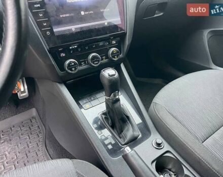 Шкода Октавія 2017 у Києві на Automoto.ua Чорний Шкода Октавія, об'ємом двигуна 1.97 л та пробігом 317 тис. км за 16290 $, фото 18 на Automoto.ua