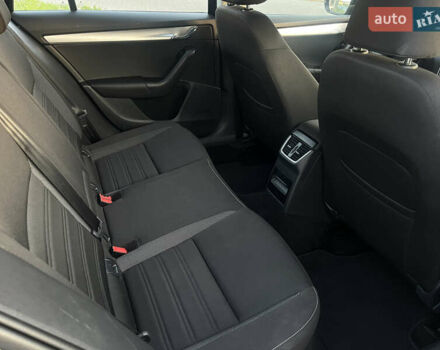 Черный Шкода Октавия, объемом двигателя 1.6 л и пробегом 231 тыс. км за 13000 $, фото 13 на Automoto.ua