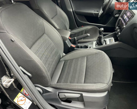 Черный Шкода Октавия, объемом двигателя 1.6 л и пробегом 219 тыс. км за 13500 $, фото 26 на Automoto.ua