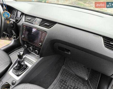 Черный Шкода Октавия, объемом двигателя 1.6 л и пробегом 200 тыс. км за 13999 $, фото 9 на Automoto.ua