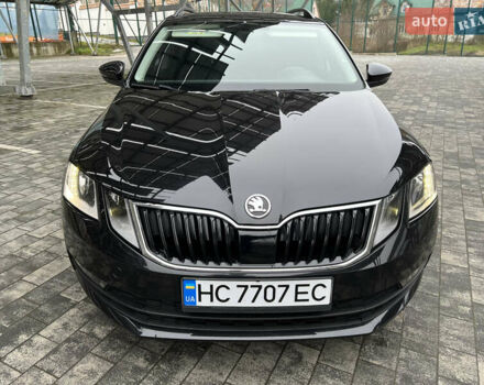 Черный Шкода Октавия, объемом двигателя 1.6 л и пробегом 219 тыс. км за 13500 $, фото 10 на Automoto.ua