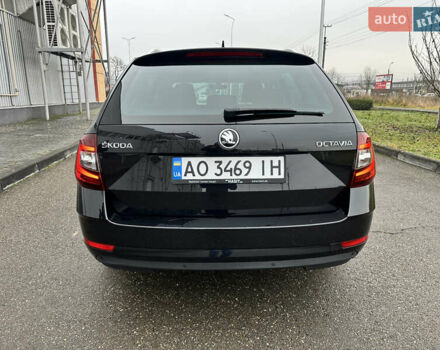 Черный Шкода Октавия, объемом двигателя 1.6 л и пробегом 230 тыс. км за 12700 $, фото 4 на Automoto.ua