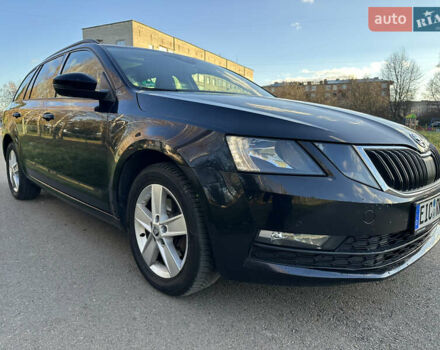Черный Шкода Октавия, объемом двигателя 2 л и пробегом 266 тыс. км за 14450 $, фото 4 на Automoto.ua