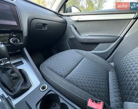 Черный Шкода Октавия, объемом двигателя 2 л и пробегом 266 тыс. км за 14450 $, фото 50 на Automoto.ua