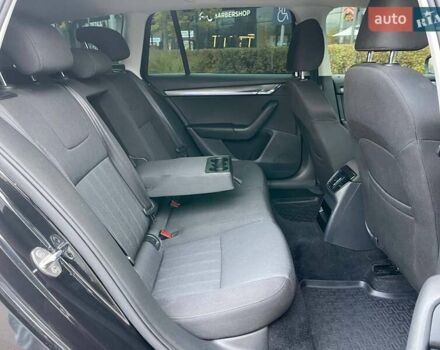 Шкода Октавія 2017 у Києві на Automoto.ua Чорний Шкода Октавія, об'ємом двигуна 1.97 л та пробігом 317 тис. км за 16290 $, фото 9 на Automoto.ua