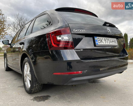 Шкода Октавия 2017 в Славуте на Automoto.ua Черный Шкода Октавия, объемом двигателя 1.6 л и пробегом 241 тыс. км за 13300 $, фото 76 на Automoto.ua