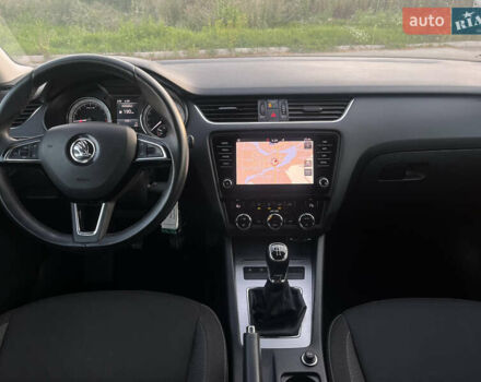 Черный Шкода Октавия, объемом двигателя 1.6 л и пробегом 231 тыс. км за 13000 $, фото 15 на Automoto.ua